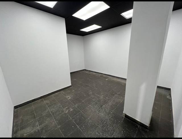 915M² WAREHOUSE TO LET IN LASER PARK